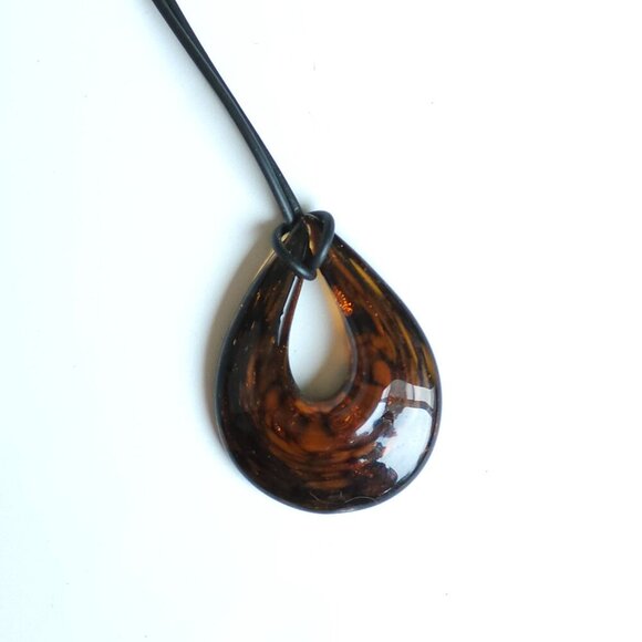 LOVELY AMBER TEARDROP PENDANT Necklace ON Plastic Rope Chain - Picture 3 of 4